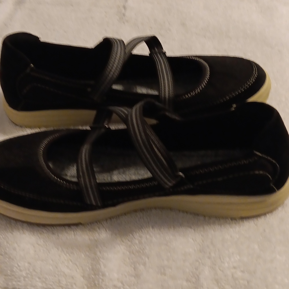 Shoes - Picture 3 of 3